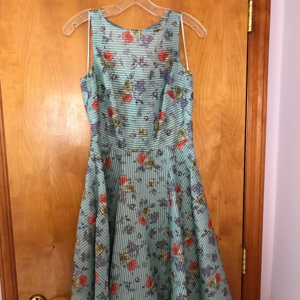 Julian Taylor Size 8 Midi Floral Dress